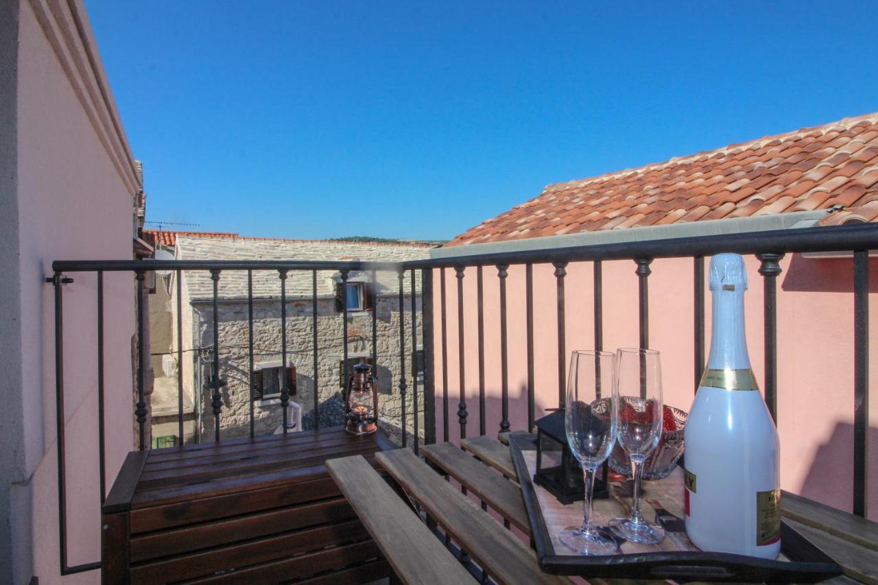 Ghetto Apartman Primošten Kültér fotó
